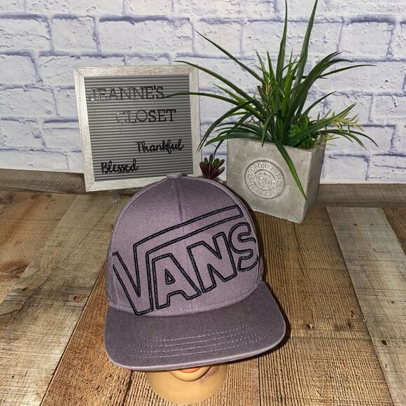 VANS Men's Drop V Snap Back Hat Cap Grey Black Embroidered Logo Adjustable - Picture 2 of 9